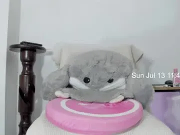 Earth_001 – webcam model profile photo Image 2