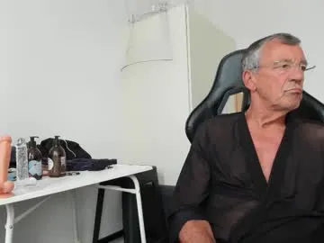 DomManlyGuy – webcam model profile photo Image 10