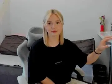 CarolPrince – webcam model profile photo Image 17