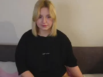 CarolPrince – webcam model profile photo Image 3