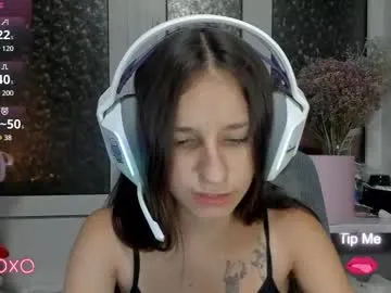 paulettelafevre – webcam model profile photo Image 6