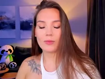 roouse – webcam model profile photo Image 13