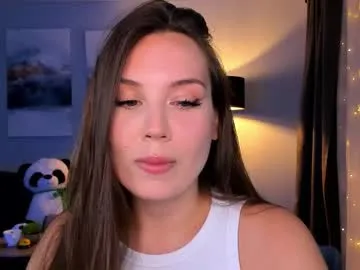 roouse – webcam model profile photo Image 5