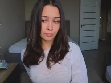 Nicoleevien – webcam model profile photo Image 3