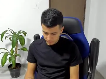 skinny_candy18 – webcam model profile photo Image 12