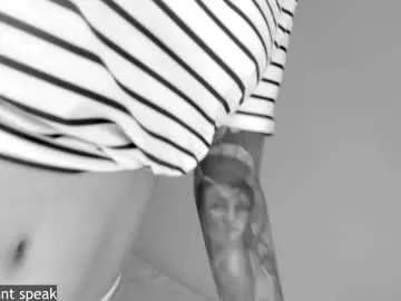 dears_pearlss – webcam model profile photo Image 17