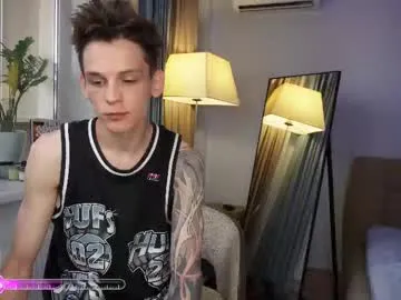 YU-KI00 – webcam model profile photo Image 11