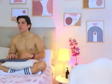 hornyshow_tv – webcam model profile photo Image 3