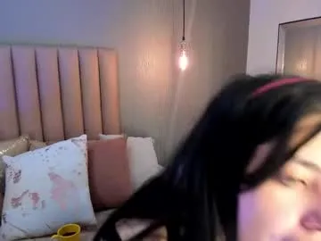 zui_lu – webcam model profile photo Image 11