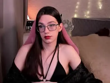 yutwiner – webcam model profile photo Image 14