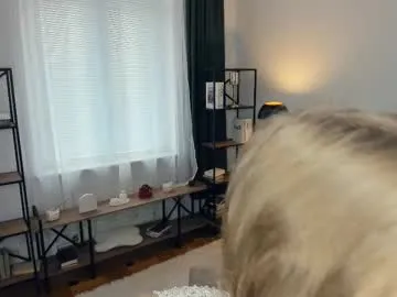 DeliaMarlow – webcam model profile photo Image 12