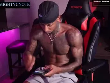 kai101010 – webcam model profile photo Image 7