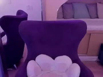 zui_lu – webcam model profile photo Image 17