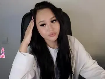 LunaDumont – webcam model profile photo Image 6