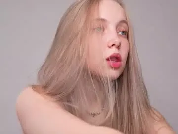 emilyhoston – webcam model profile photo Image 10