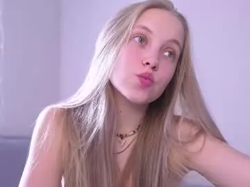 emilyhoston – webcam model profile photo Image 8