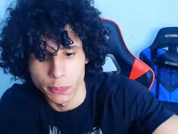 starvingo2002 – webcam model profile photo Image 10