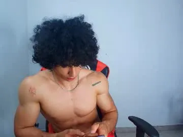 starvingo2002 – webcam model profile photo Image 16