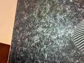 YU-KI00 – webcam model profile photo Image 9