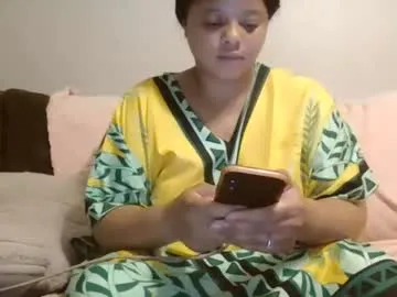 roouse – webcam model profile photo Image 18