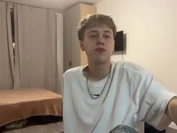 QYBOYS-001 – webcam model profile photo Image 3