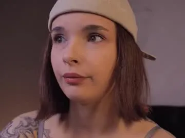 roouse – webcam model profile photo Image 19