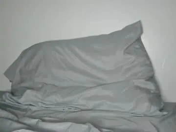 YU-KI00 – webcam model profile photo Image 14