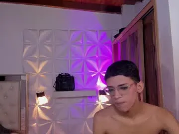 Playboy-909 – webcam model profile photo Image 15