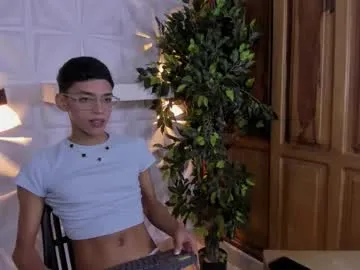 Playboy-909 – webcam model profile photo Image 8