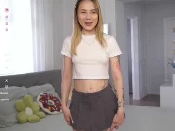 instashorts – webcam model profile photo Image 10