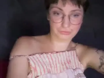 IORio2 – webcam model profile photo Image 3