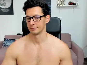 DomManlyGuy – webcam model profile photo Image 2