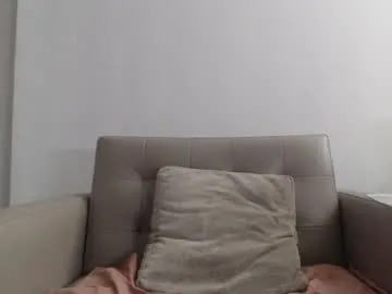 roouse – webcam model profile photo Image 11