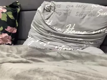 zui_lu – webcam model profile photo Image 17