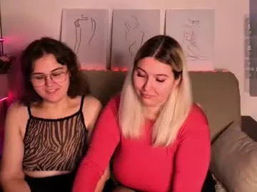 aome_rainbow2 – webcam model profile photo Image 3