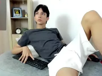 shy_college_girl – webcam model profile photo Image 4