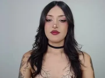 IORio2 – webcam model profile photo Image 4