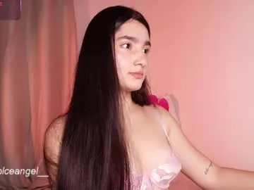 roouse – webcam model profile photo Image 19