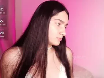 roouse – webcam model profile photo Image 6