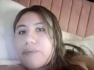 roouse – webcam model profile photo Image 14