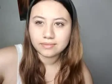 roouse – webcam model profile photo Image 5