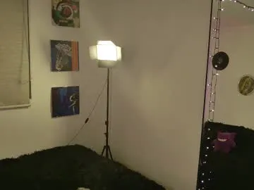 alexandjohntv – webcam model profile photo Image 8