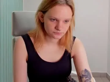 fflloowweerr – webcam model profile photo Image 2