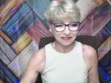 bisexualmilf – webcam model profile photo Image 11