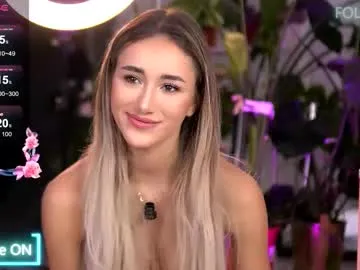 lil_esma – webcam model profile photo Image 12