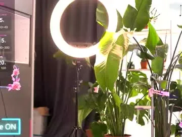 lil_esma – webcam model profile photo Image 17