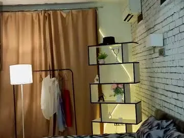 someone_sweet – webcam model profile photo Image 3