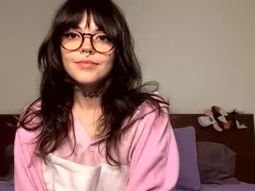 zui_lu – webcam model profile photo Image 10