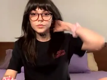 zui_lu – webcam model profile photo Image 6