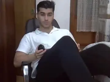 kero180 – webcam model profile photo Image 9